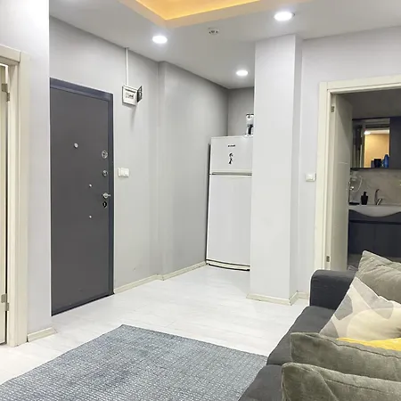 Chic Apartment • Steps From Taksim *