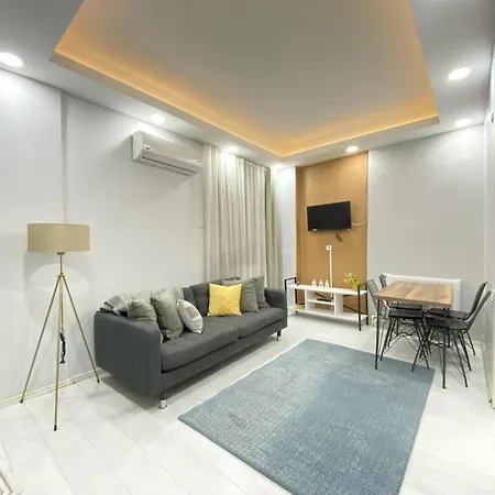 Chic Apartment • Steps From Taksim Lägenhet