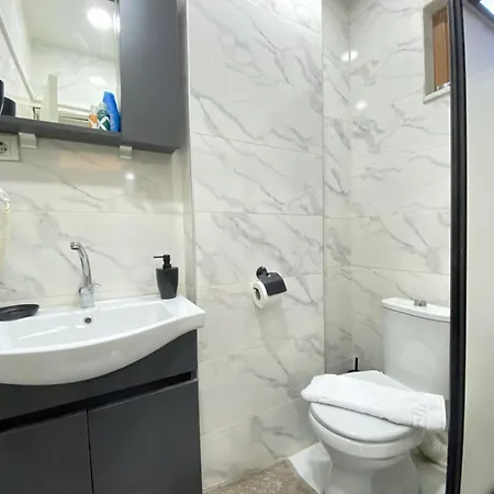 Chic Apartment • Steps From Taksim Lägenhet *